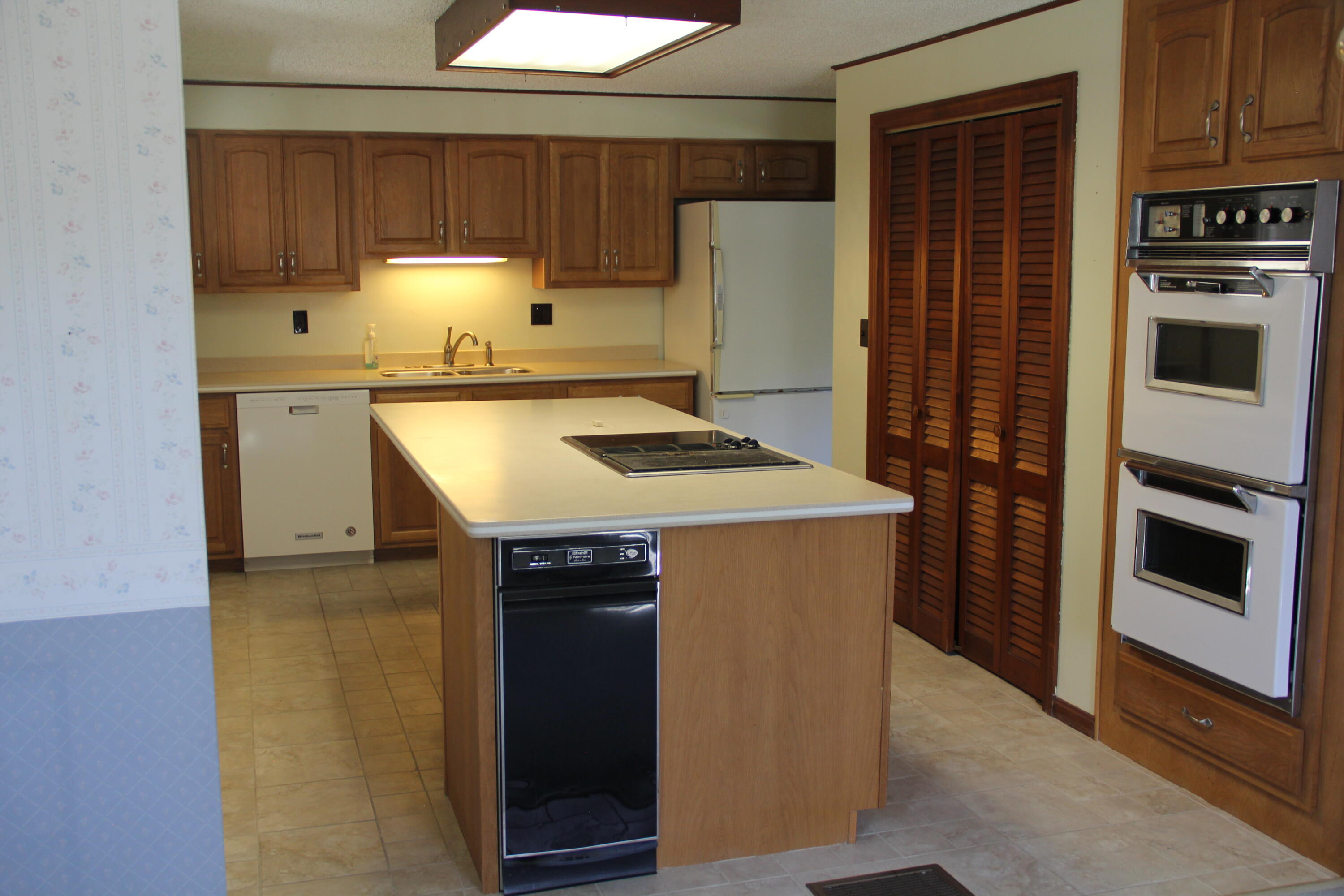 445 Waterville Road Skowhegan, ME 04976 - Photo 4 of 33 IMG_9929