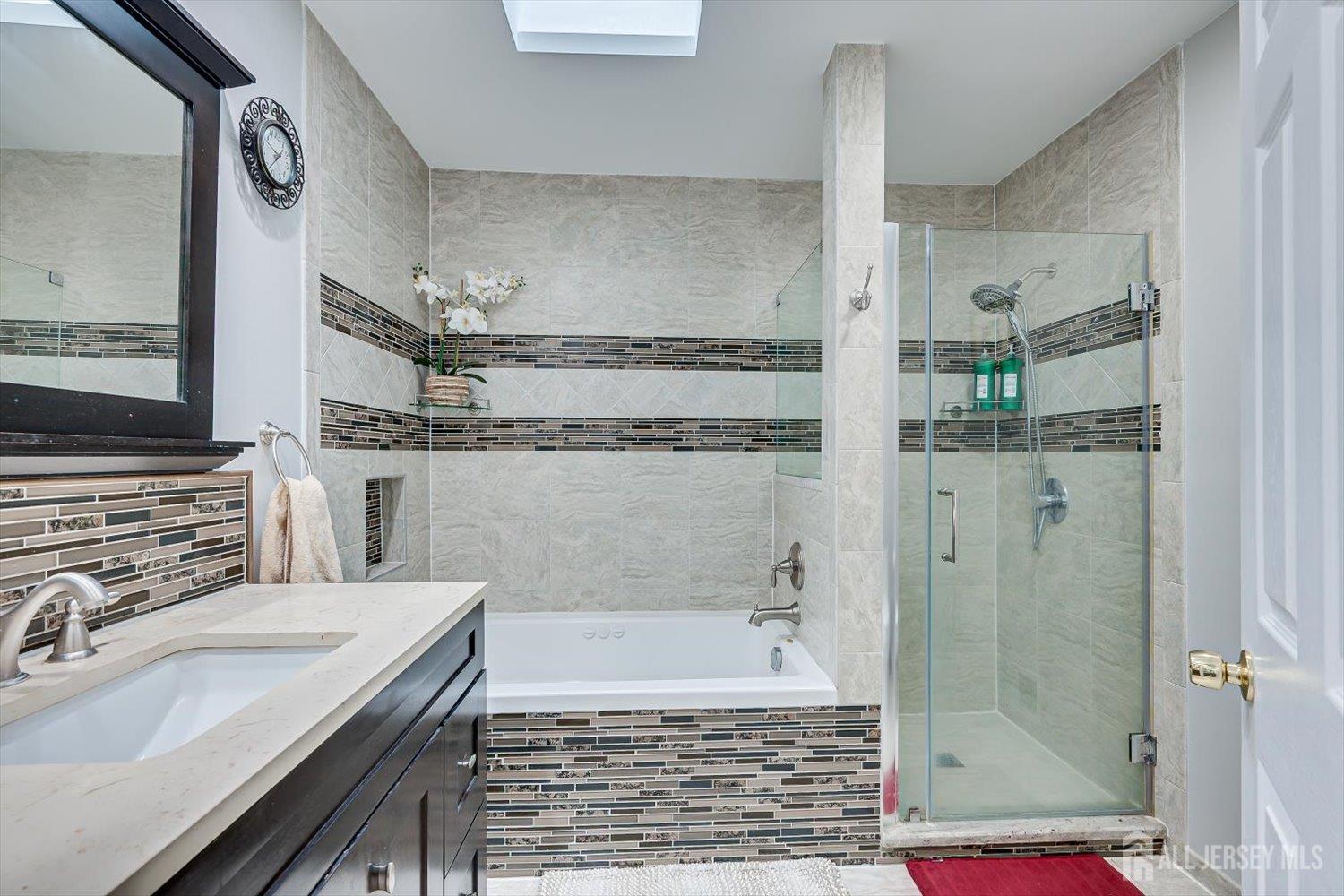 4506 Stonehedge Road Edison, NJ 08820 - Photo 34 of 51
