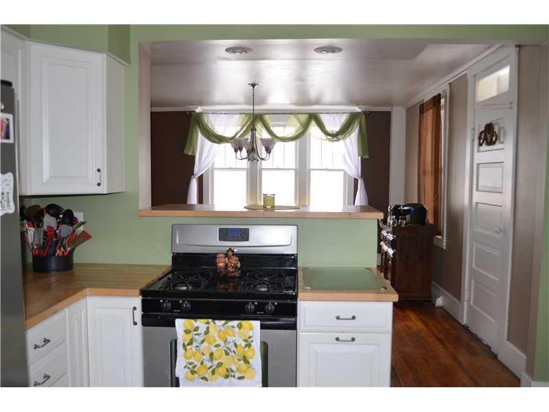 886 Freeport Road Freeport, PA 16229 - Photo 11 of 24 Kitchen.