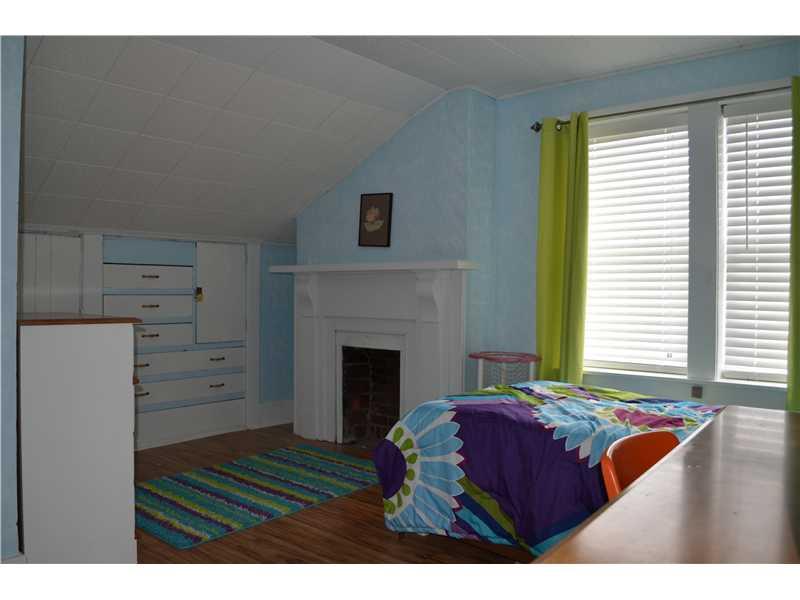 886 Freeport Road Freeport, PA 16229 - Photo 17 of 24 Bedroom.