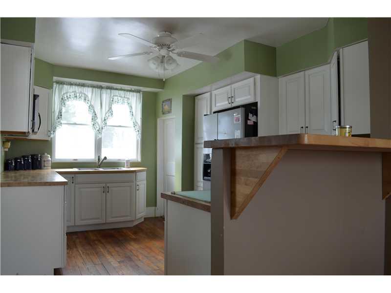 886 Freeport Road Freeport, PA 16229 - Photo 9 of 24 Kitchen.
