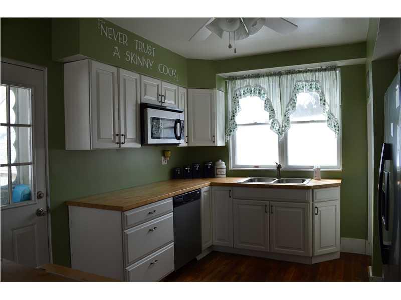 886 Freeport Road Freeport, PA 16229 - Photo 10 of 24 Kitchen.