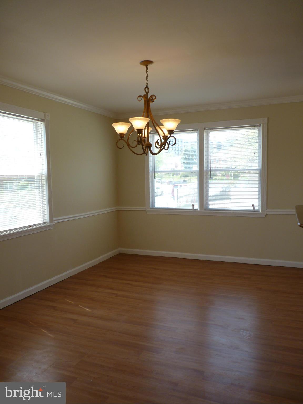 1551 Gleneagle Road Baltimore, MD 21239 - Photo 7 of 30 Dining Room