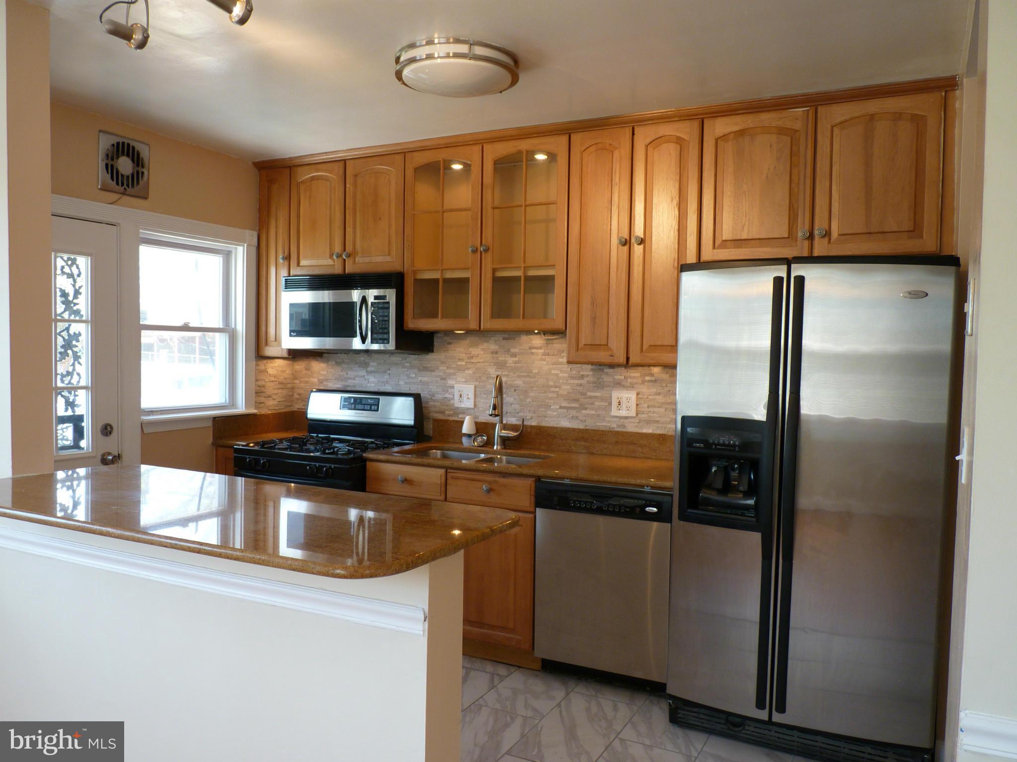1551 Gleneagle Road Baltimore, MD 21239 - Photo 9 of 30 Kitchen