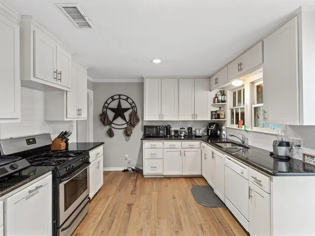 $425,000 | 4016 Acacia Street, Fort Worth, TX 76109