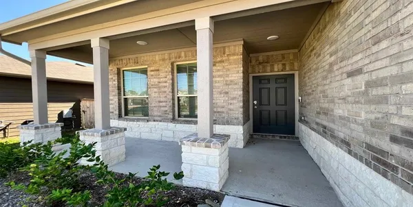 $2,400 | 330 Shady Cedar Hl Lane, Willis, TX 77378