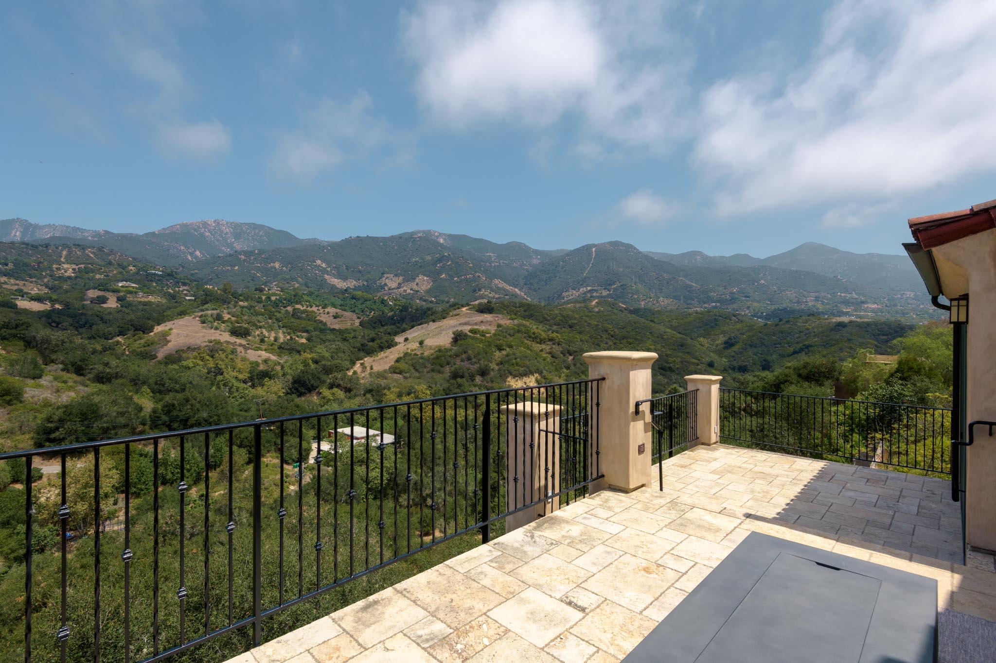 219 Conejo Road Santa Barbara, CA 93103 - Photo 3 of 25 219ConejoRd_0028