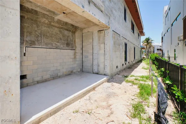 a view of a pathway both side of building