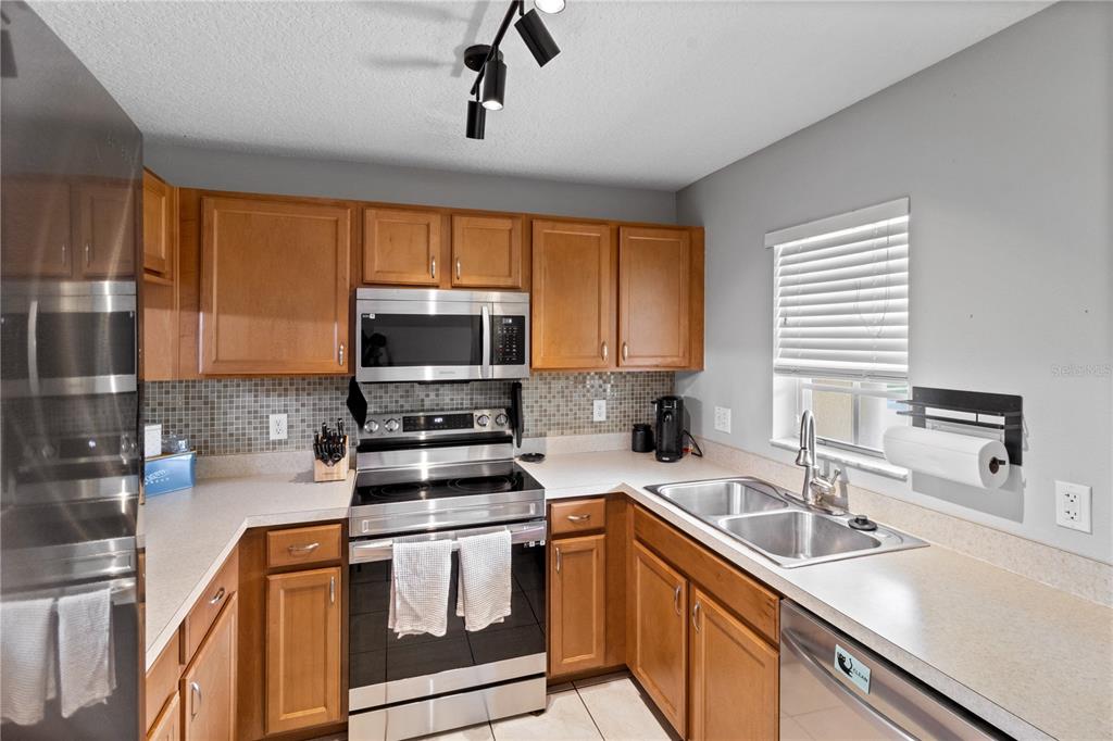 5462 Quarry Rock Road Lakeland, FL 33809 - Photo 8 of 33