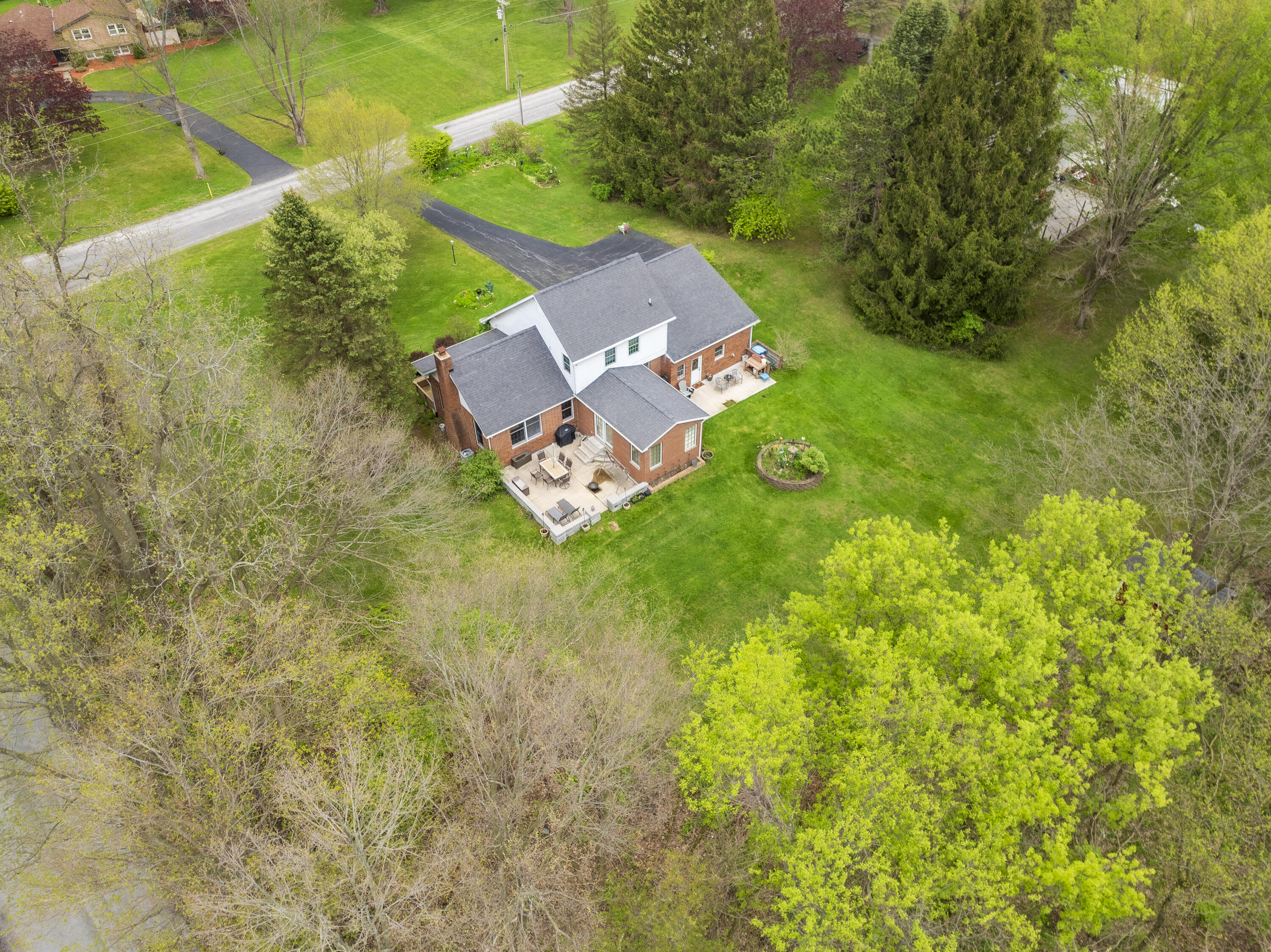 328 East Tratebas Road Valparaiso, IN 46383 - Photo 34 of 48 3000x2247