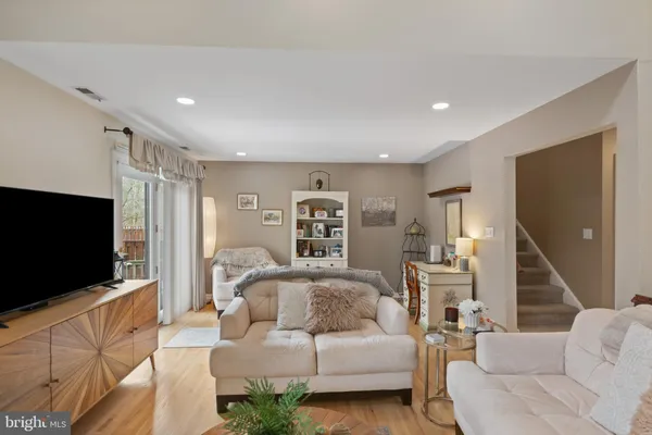 $390,000 | 24 Jacob Court, Ewing, NJ 08628