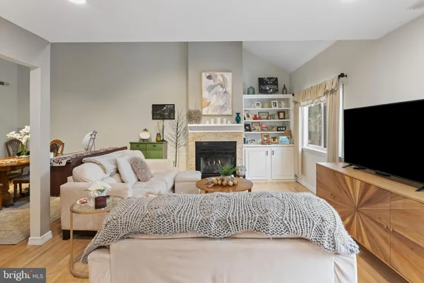 $390,000 | 24 Jacob Court, Ewing, NJ 08628