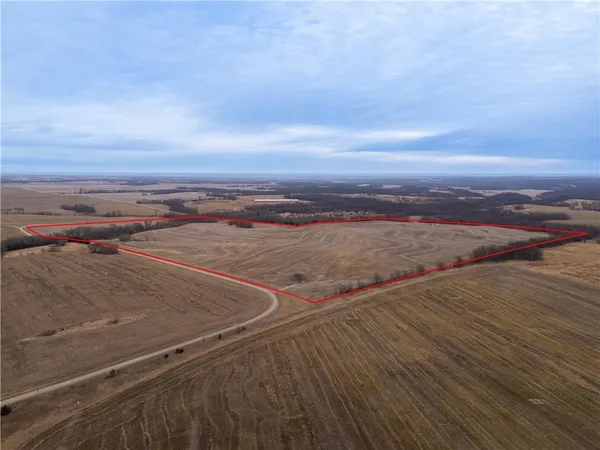 $728,500 | 2 State Road, Trenton, MO 64683
