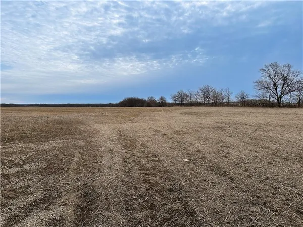 $728,500 | 2 State Road, Trenton, MO 64683