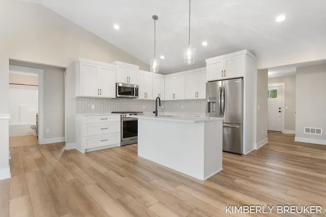 $474,900 | 3617 Teton Drive, Hudsonville, MI 49426