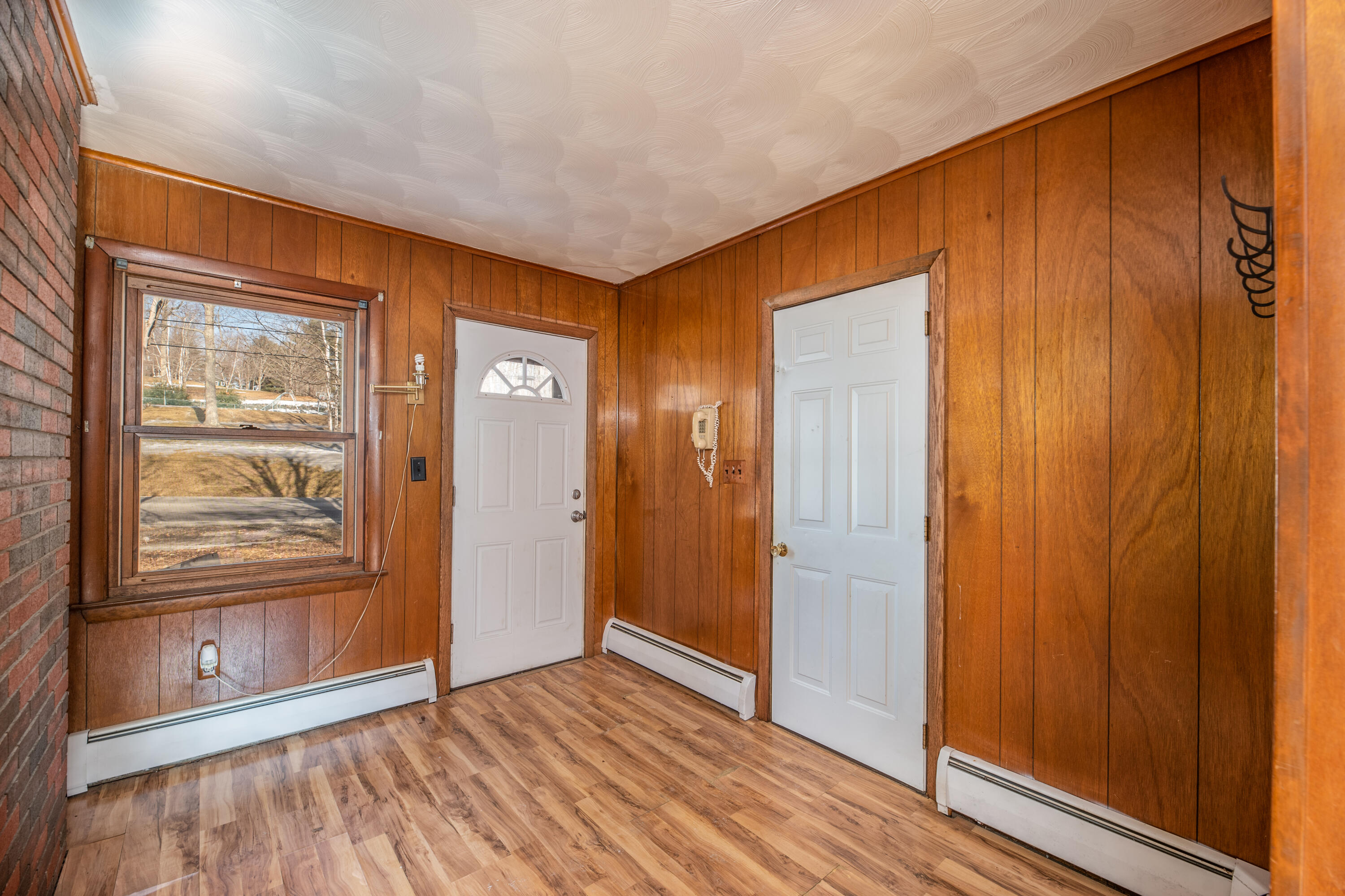 377 Hallowell Road Augusta, ME 04330 - Photo 12 of 37 Interior1