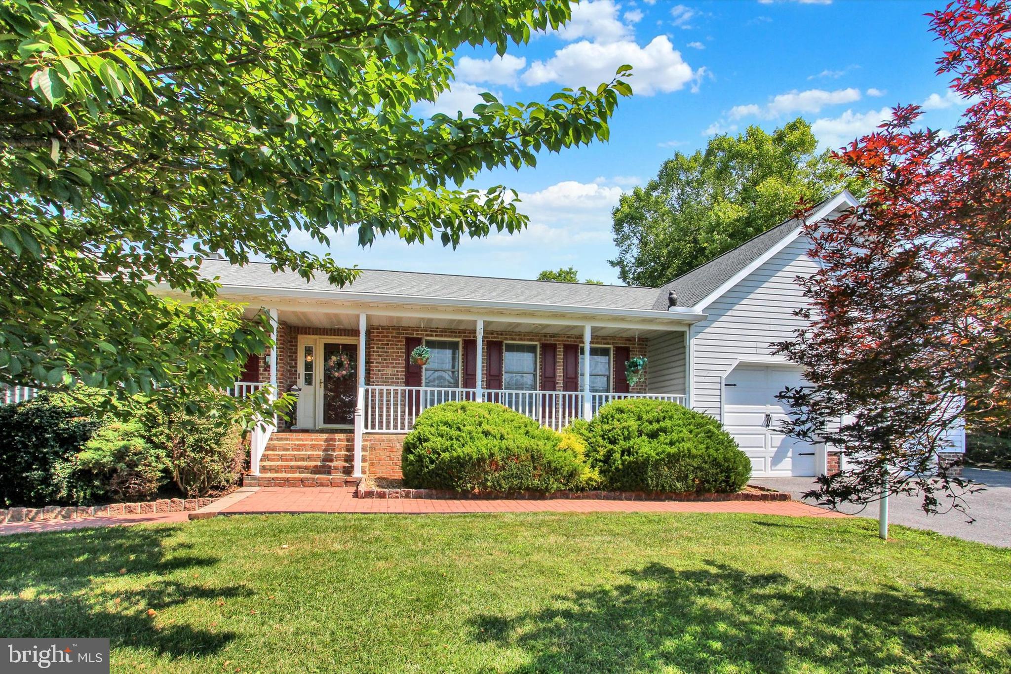 20020 Mt Aetna Road Hagerstown, MD 21742 - Photo 2 of 54 4-5 bedrooms, 3.5 bathrooms.
