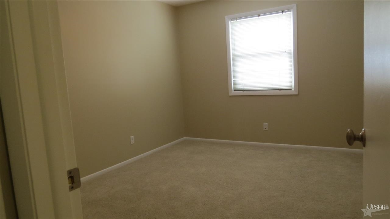 8986 East Hatchery Road, Unit 4 Syracuse, IN 46567 - Photo 12 of 18 Gallery Image 12