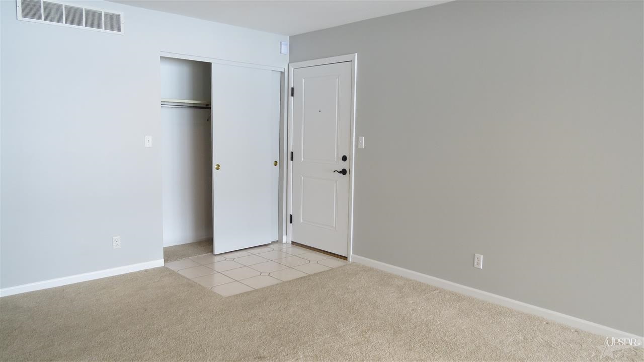 8986 East Hatchery Road, Unit 4 Syracuse, IN 46567 - Photo 4 of 18 Gallery Image 4