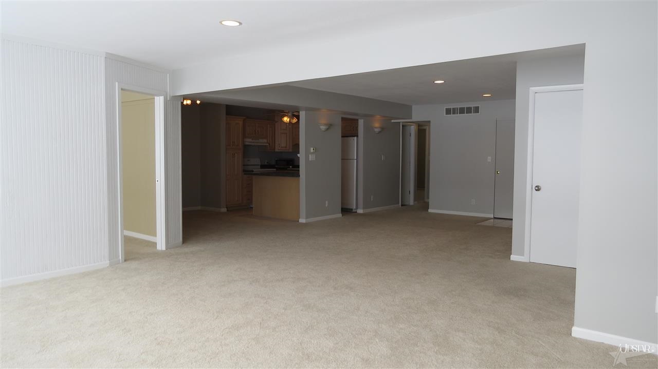 8986 East Hatchery Road, Unit 4 Syracuse, IN 46567 - Photo 6 of 18 Gallery Image 6