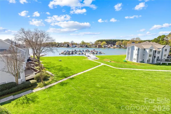 $649,000 | 18700 Nautical Drive, Unit 303, Cornelius, NC 28031