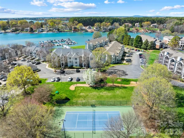 $649,000 | 18700 Nautical Drive, Unit 303, Cornelius, NC 28031