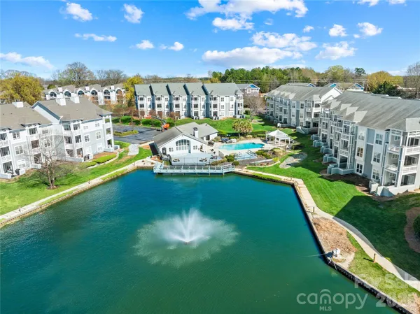 $649,000 | 18700 Nautical Drive, Unit 303, Cornelius, NC 28031
