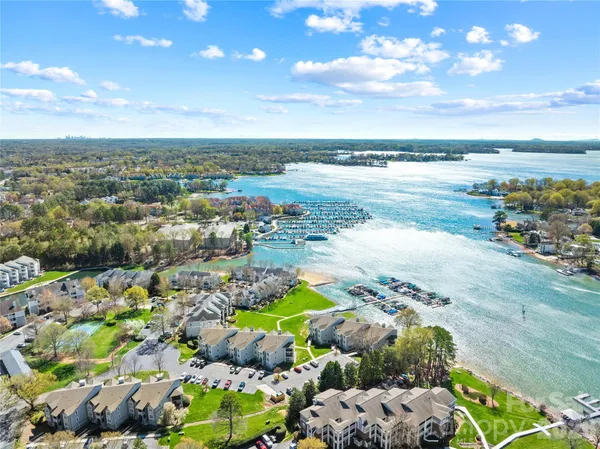 $649,000 | 18700 Nautical Drive, Unit 303, Cornelius, NC 28031