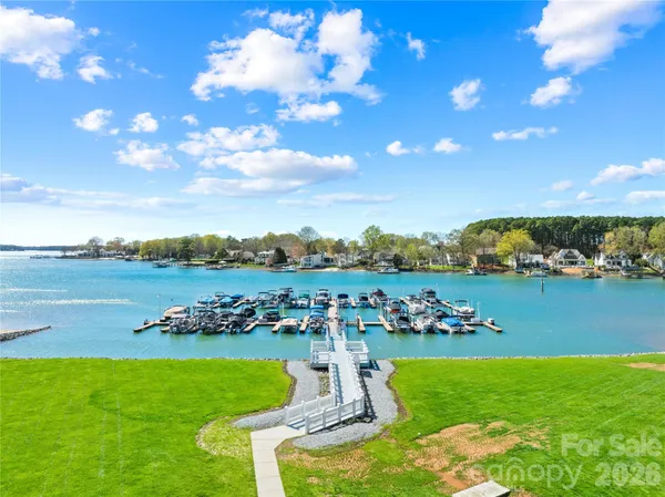 $649,000 | 18700 Nautical Drive, Unit 303, Cornelius, NC 28031