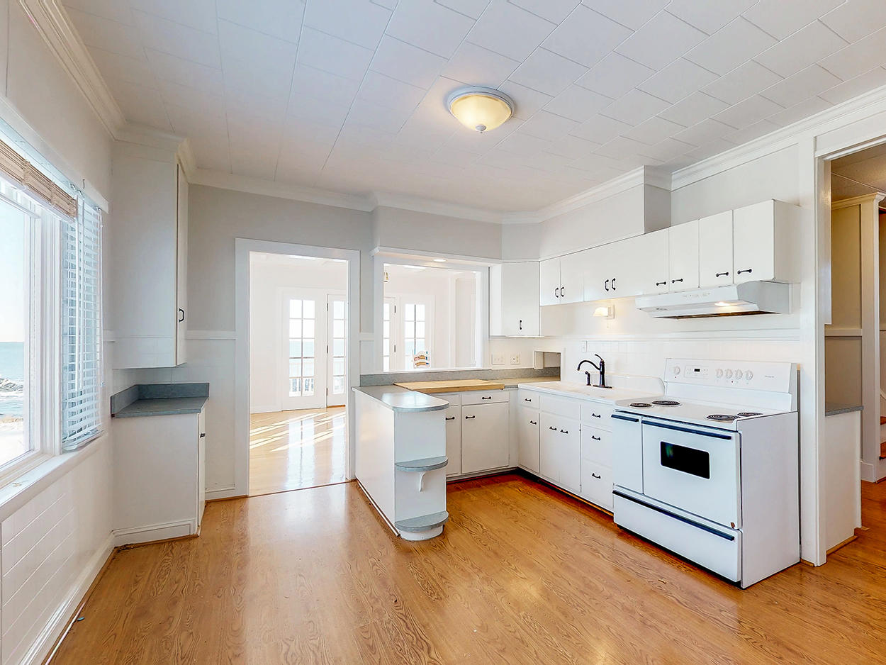 13 Tides Edge Road Cape Elizabeth, ME 04107 - Photo 32 of 88 526-Kitchen1