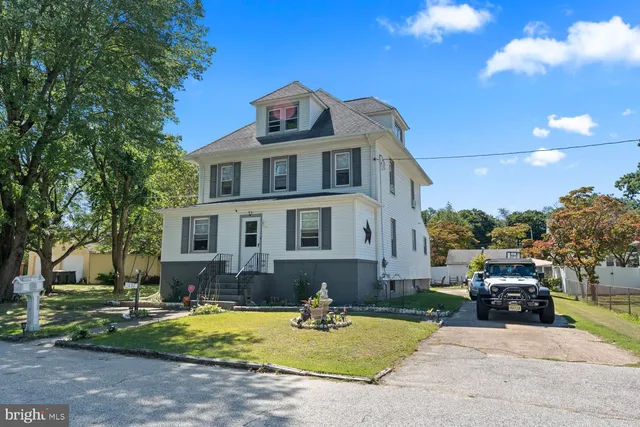 a view of a house with patio