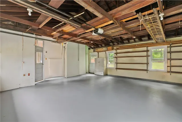 $725,000 | 6 Wabasso Terrace, Middletown, RI 02842