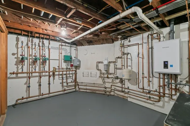 $725,000 | 6 Wabasso Terrace, Middletown, RI 02842