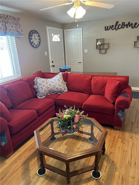 1612 McCully Road Pittsburgh, PA 15234 - Photo 4 of 27 Gallery Image 4