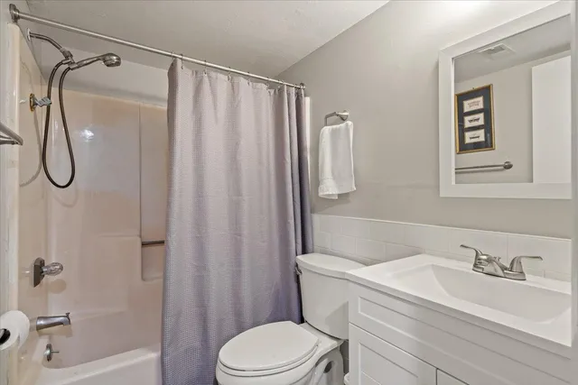 $210,000 | 2901 Dove Haven Court, Unit 201A, Charleston, SC 29414