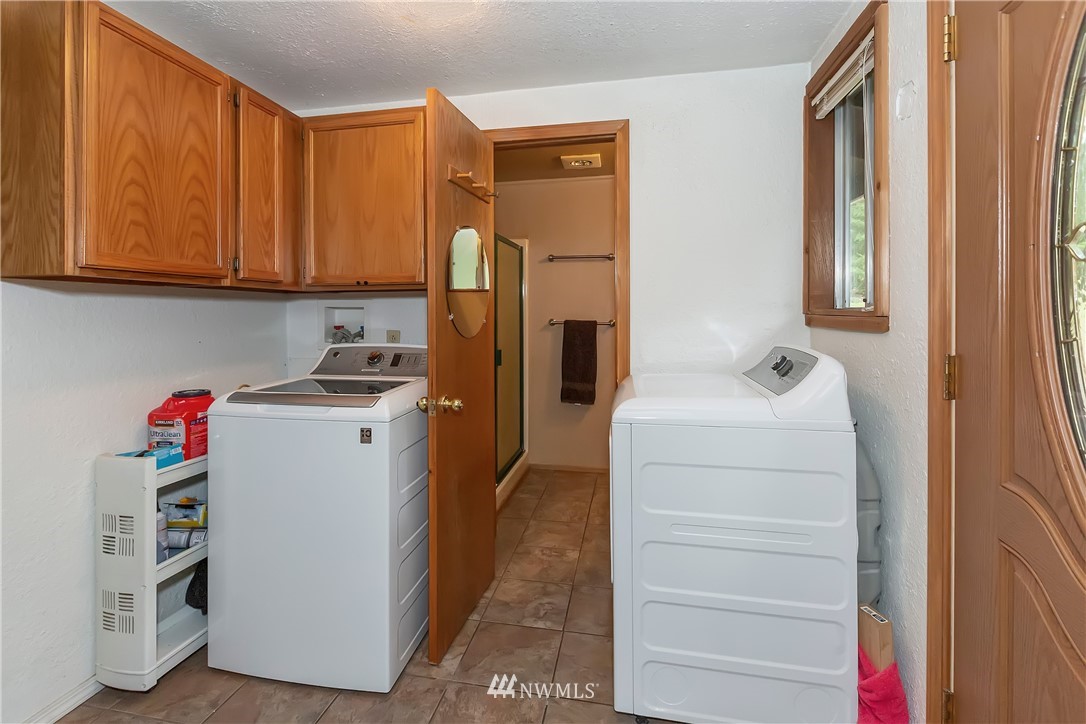 9956 Fairview Lake Road Southwest Port Orchard, WA 98367 - Photo 11 of 33 Gallery Image 11