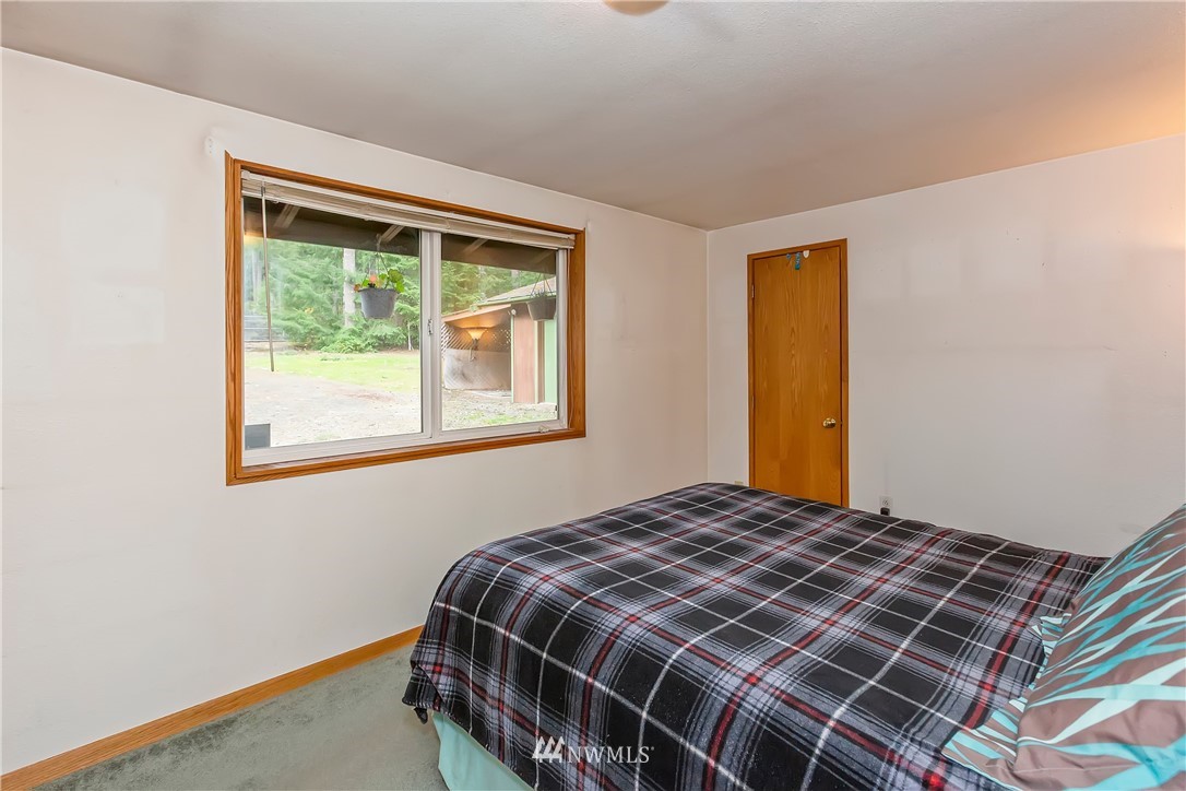 9956 Fairview Lake Road Southwest Port Orchard, WA 98367 - Photo 13 of 33 Gallery Image 13