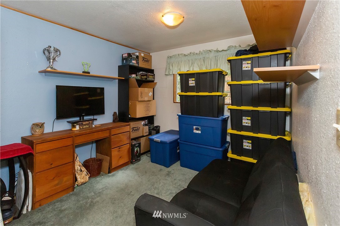 9956 Fairview Lake Road Southwest Port Orchard, WA 98367 - Photo 14 of 33 Gallery Image 14