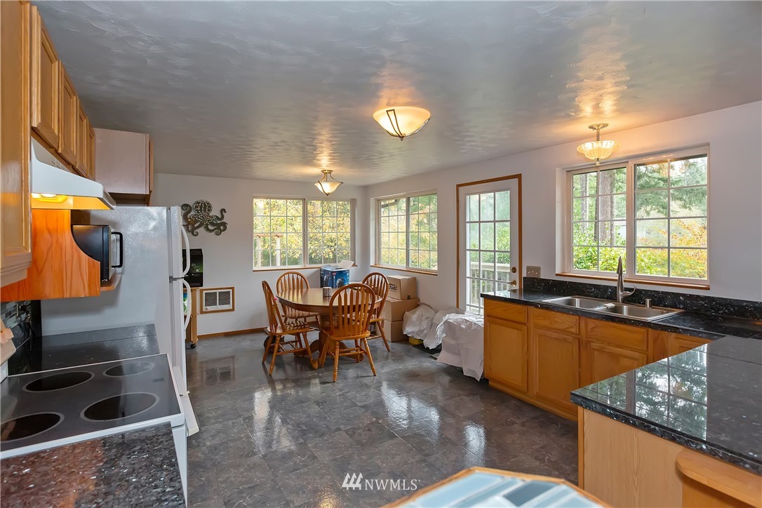 9956 Fairview Lake Road Southwest Port Orchard, WA 98367 - Photo 20 of 33 Gallery Image 20