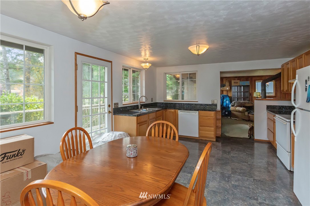 9956 Fairview Lake Road Southwest Port Orchard, WA 98367 - Photo 21 of 33 Gallery Image 21