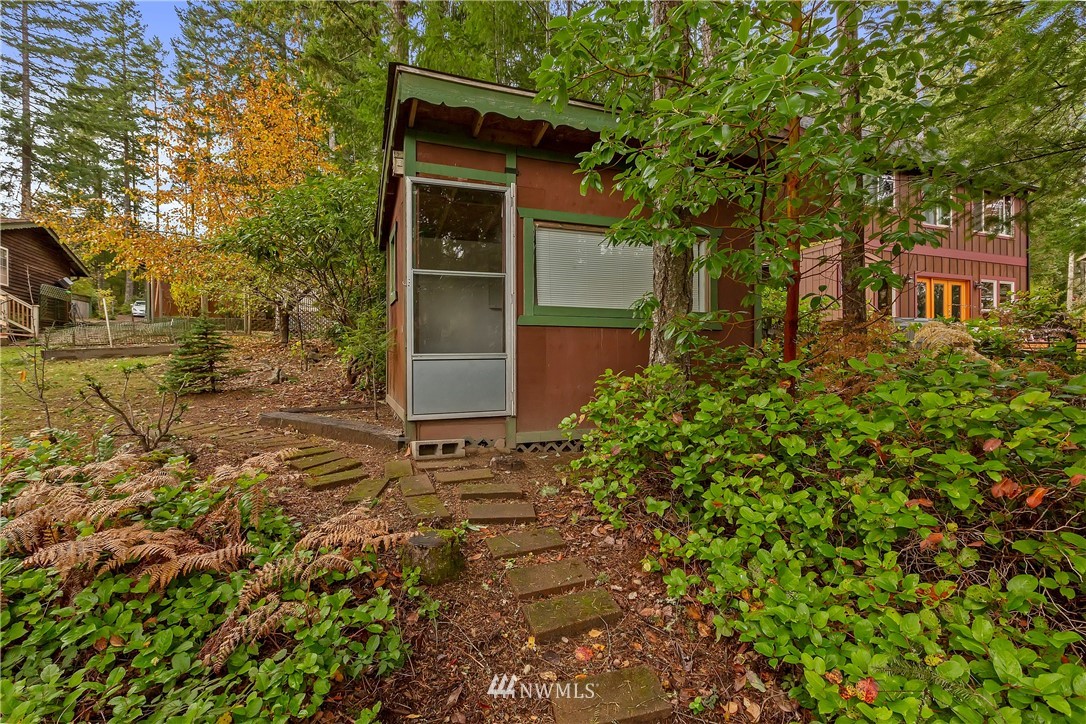 9956 Fairview Lake Road Southwest Port Orchard, WA 98367 - Photo 28 of 33 Gallery Image 28