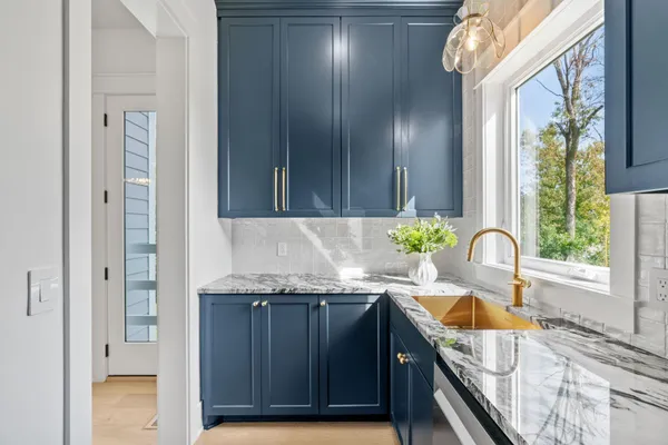 $1,124,000 | 21412 Poate Court, Rogers, MN 55374