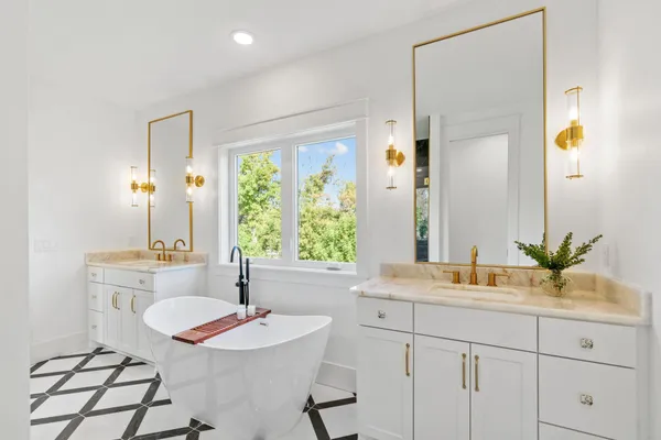 $1,124,000 | 21412 Poate Court, Rogers, MN 55374