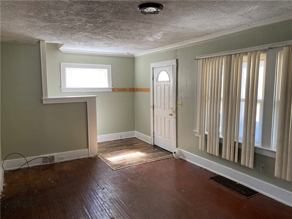 332 Carter Street Rochester, NY 14621 - Photo 6 of 14