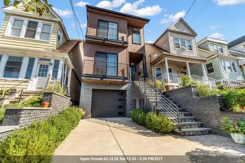 $699,000 | 152 Beach Street, Unit 1, Jersey City, NJ 07307