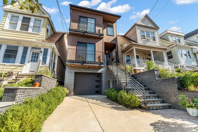 $699,000 | 152 Beach Street, Unit 1, Jersey City, NJ 07307