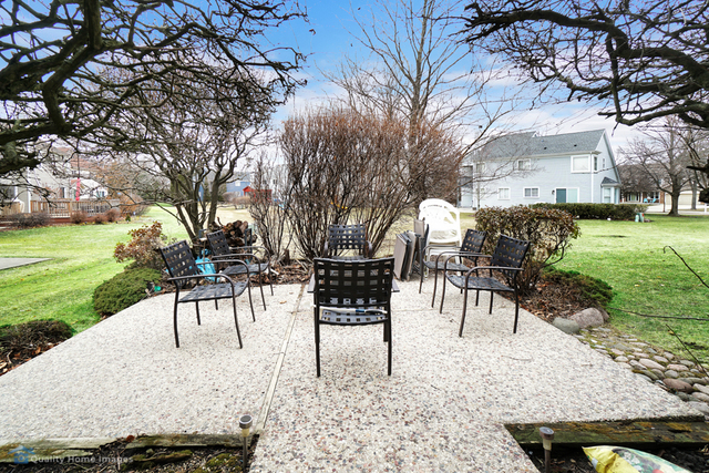 603 Raintree Road Buffalo Grove, IL 60089 - Photo 20 of 20 a view of outdoor space yard and patio
