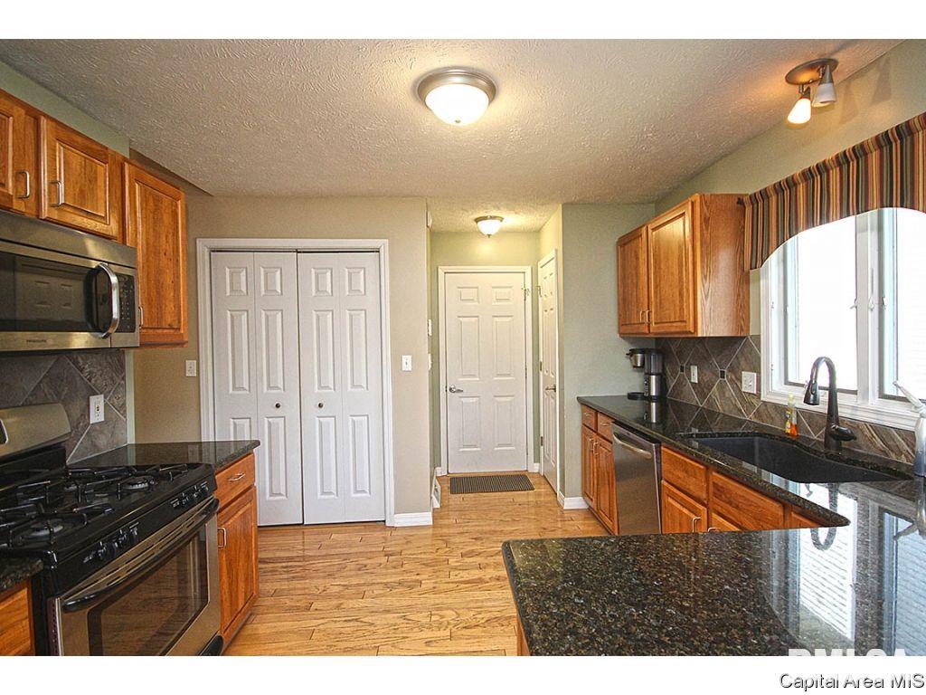 2408 Gander Road Springfield, IL 62711 - Photo 6 of 36