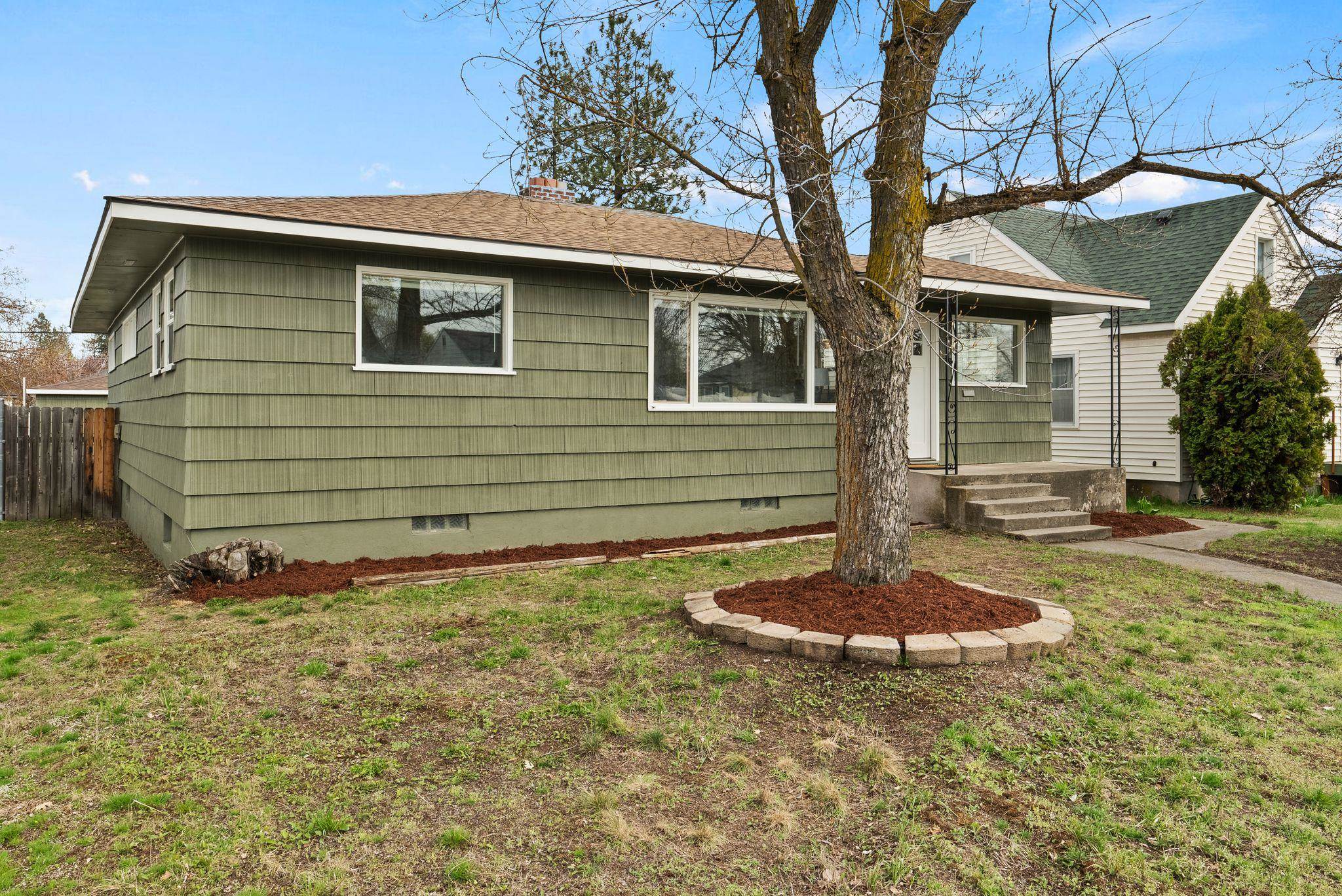 5004 North Elm Street Spokane, WA 99205 - Photo 2 of 32