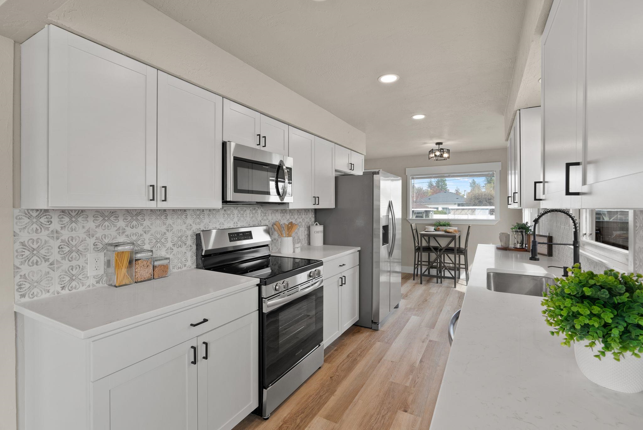 5004 North Elm Street Spokane, WA 99205 - Photo 8 of 32